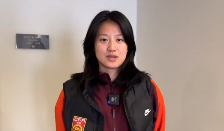  汪琳琳：范迪克是我的偶像和目標，希望變成他那樣全面的中后衛(wèi)