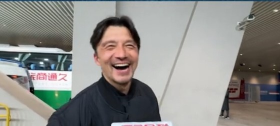  帶孩子和帶球隊(duì)哪個(gè)更累？謝暉笑言：都累，但帶孩子更累