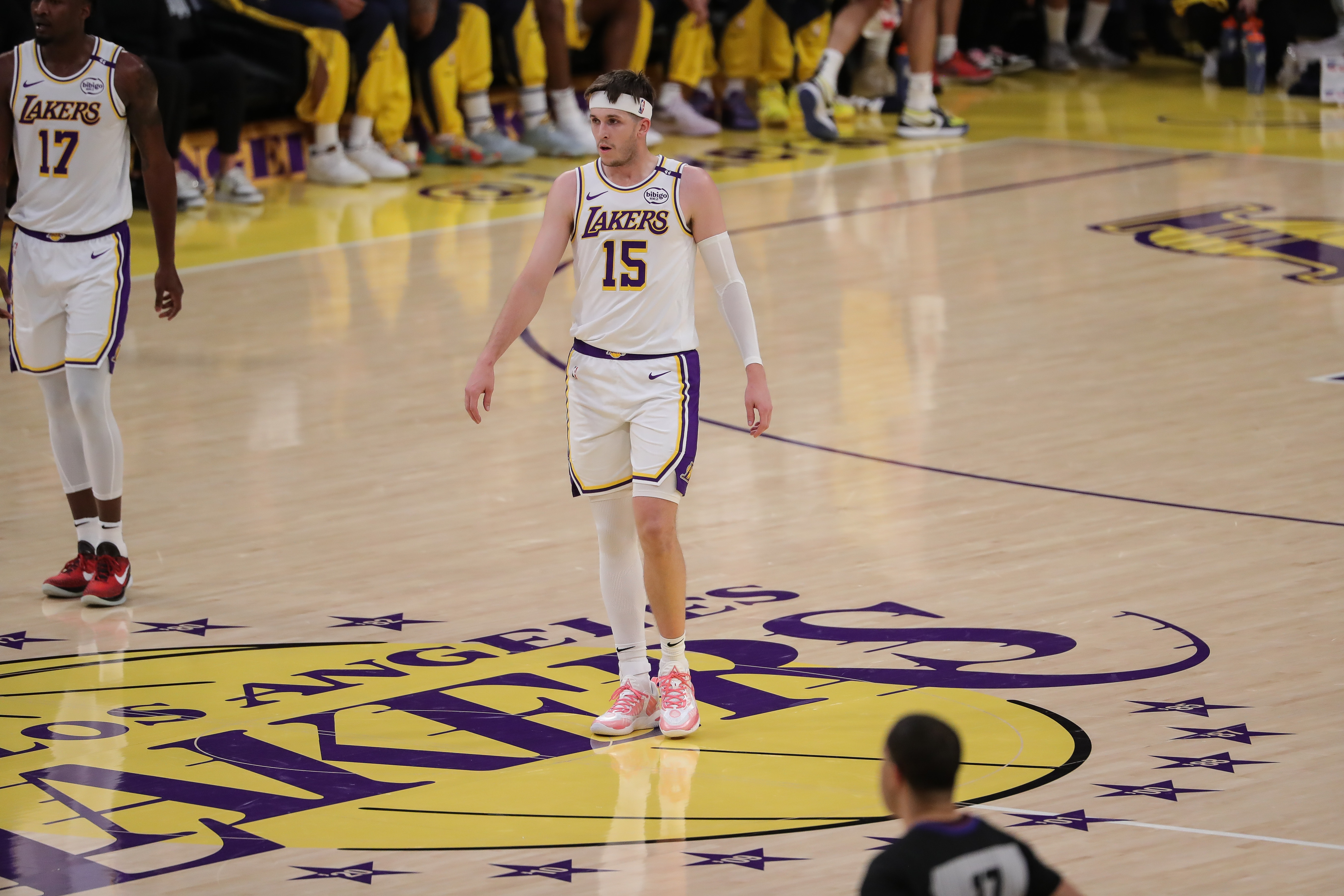  昨天驅(qū)逐憋著火呢！里夫斯21中9砍下32分7助 罰球13中12