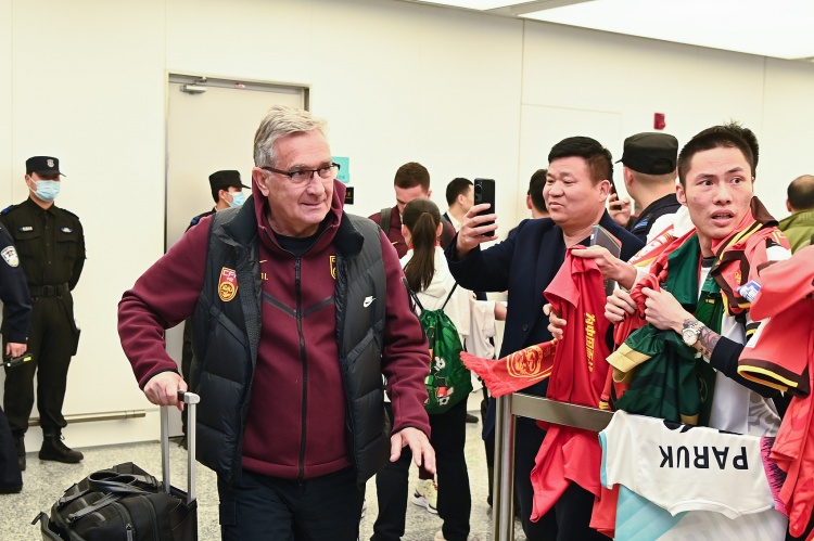 蘇媒：國足仍有爭第二希望，但真的不能再“守”下去了