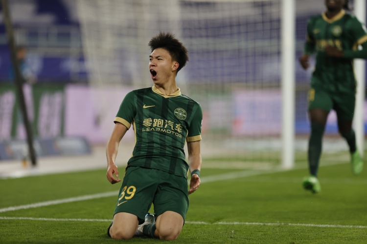  津媒：王鈺棟等多名小將嶄露頭角，必然能推動更多年輕球員登場